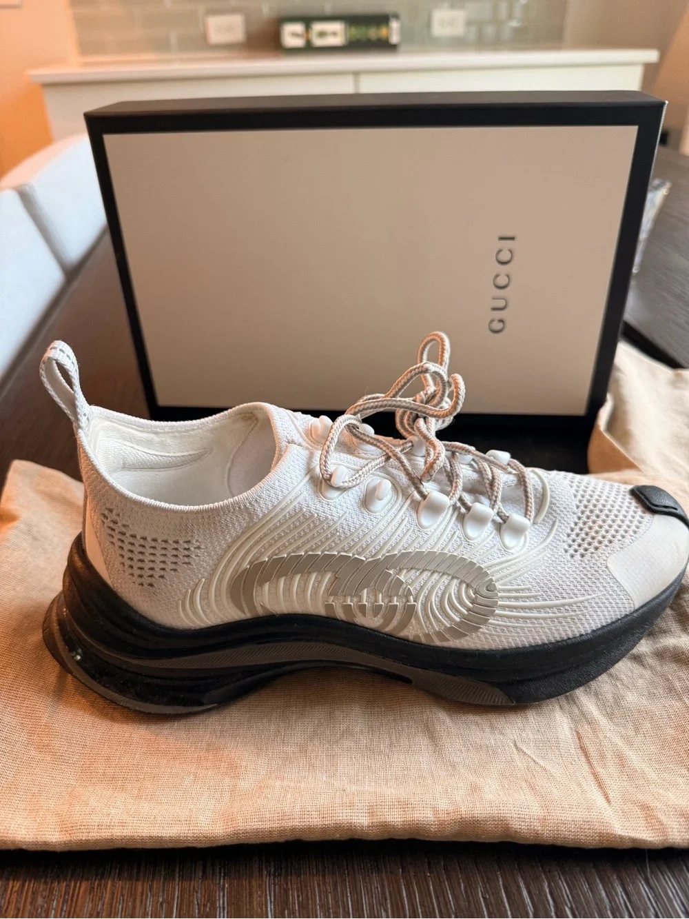 Gucci Run Technical Knit Sneakers White Grey Black Women’s size 9